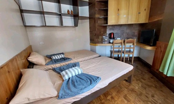 Baguio Casa | Simple Room in a Transient House