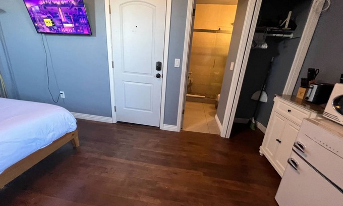 Rampart Village Apartamento | Simple Studio in LA! Close to Downtown!