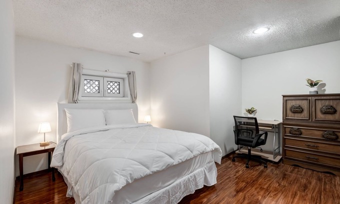 Northwest Calgary Casa | Simplistic 2BR Suite near Nose Hill & Airport
