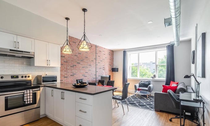 Beasley Apartamento | Simply Comfort. Grand 2BR Loft Garden View