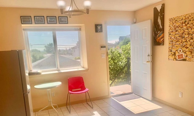 Vancouver South Casa | Simply delightful 1-bedroom suite near Langara College