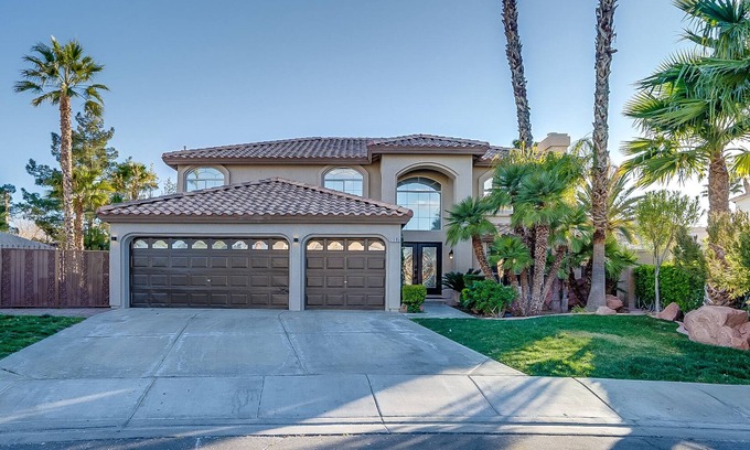 Green Valley North Casa | Simply PARADISE! Resort Inspired Pool + 5 BR/3BA