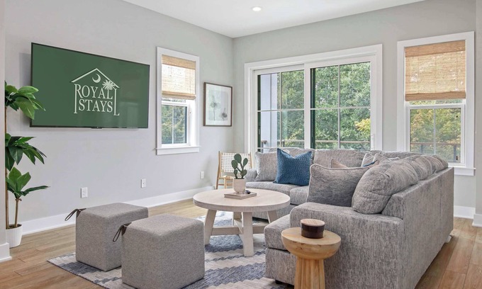 Mount Pleasant Casa | Sincerely Shem- 7 min to Beach and Downtown CHS