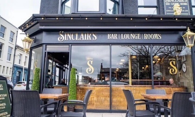 Southport Casa | Sinclair's Bar, Lounge & Rooms