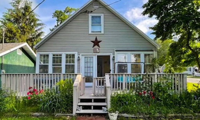 Sylvan Beach Casa | Single Family Beach Home steps away from the beautiful Sylvan Beach
