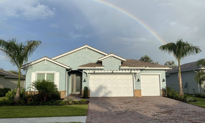 Naples Casa | SINGLE FAMILY HOME IN DESIRABLE NAPLES RESERVE