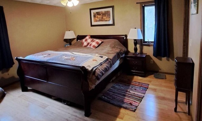 Larsen Casa | Single Family House in a quiet, friendly subdivision with a park near.
