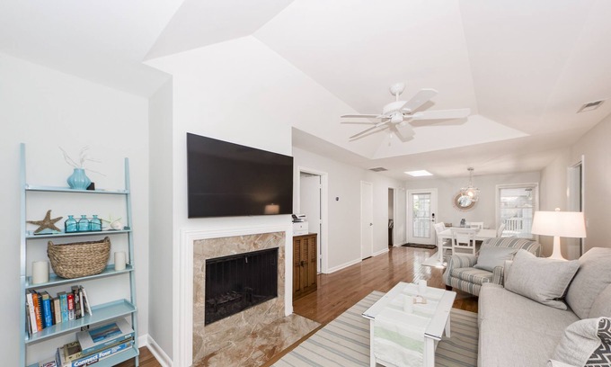 Seabrook Island Casa | Single Family Renovated Summerwind backs to golf course Amenity card incl.