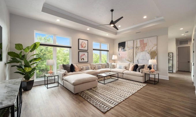 Haile Plantation Apartamento | Single Female S/T Roommate Wanted-Fully Furnished w/ Priv. Bath in Haile Village