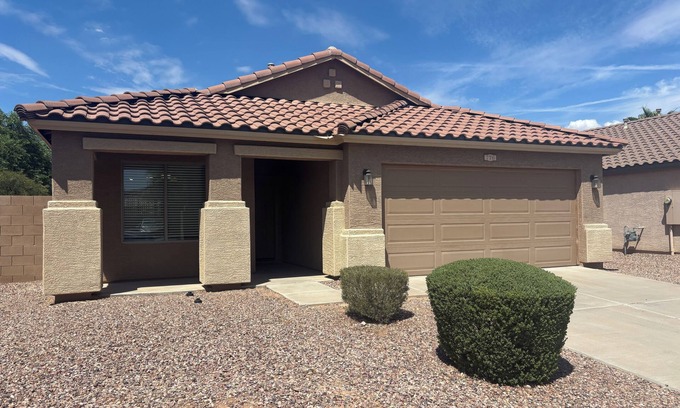 Casa Grande Casa | Single level, 3-bd home with view fencing and cul-de-sac lot