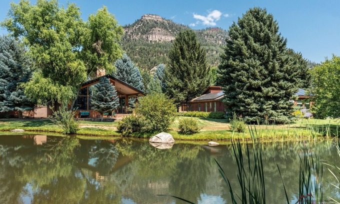 The Ranch Casa | Single Level, Monthly Rental, Pond out Back!