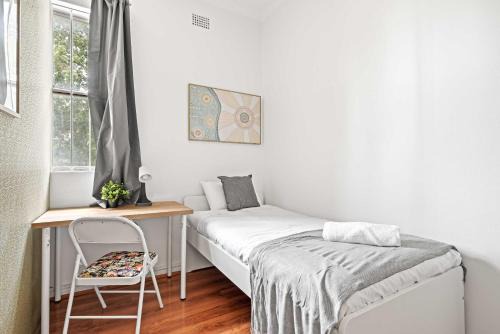Kingsford Casa | Single Room - Private Spot in Kingsford - Convenient Location - Shared Bathroom