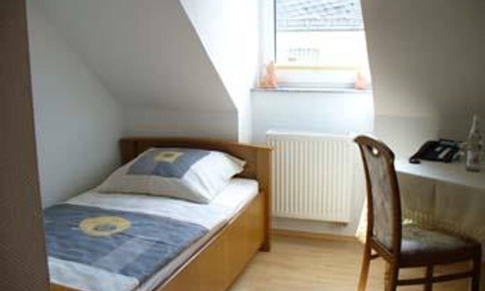 Hillesheim Cama Y Desayuno | Habitación individual con ducha / WC (NR) - Gästehaus Kloep