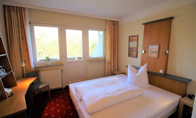 Plau am See Casa | Habitación individual con balcón - Parkhotel Klüschenberg