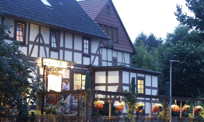 Hann. Muenden Apartamento | Single room with shower /toilet, incl. Breakfast - Landgasthaus zum Krug