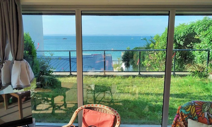 Treboul Casa | Single-storey house with sea view, 2 stars, with garden, pedestrian walkway, parking