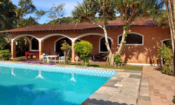 Pereque Casa | Single-storey house with pool in gated community