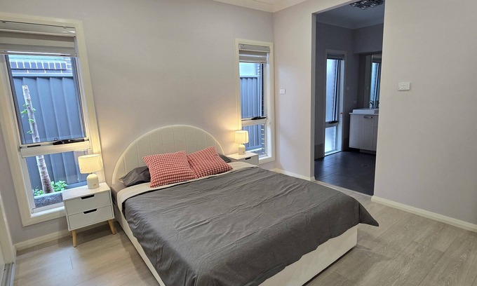 Marsden Park Casa | Single story 5 bedroom house in heart of Marsden Park