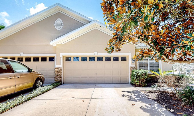 Apollo Beach Casa | Single-story home with screened patio, grill, AC, & W/D - great location
