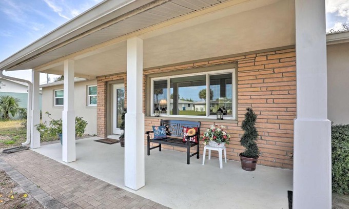 Breakers Casa | Single-Story Home Walk to Beach, Pier and River