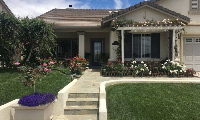 Ivey Ranch - Rancho Del Oro Casa | Single story house with private pool, jacuzzi and outdoor fireplace.