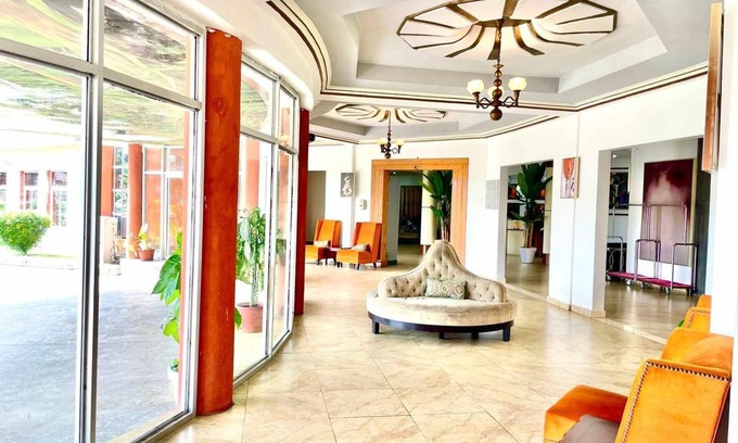 Monrovia Hotel | Sinkor Palace