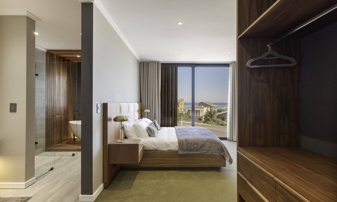 Big Bay Apartamento | Sir David Baird 50A, Blouberg by HMH