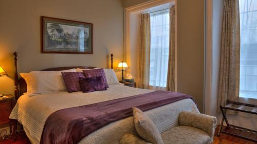 Brockville Cama Y Desayuno | Sir Isaac Brock B&B Luxury Suites
