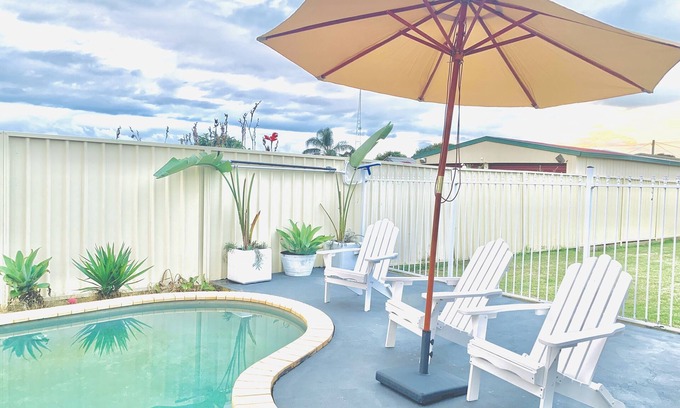 Cessnock Casa | Sirena's Home with the pool!