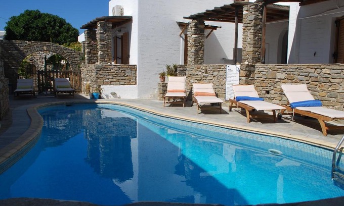 Parikia Apartamento | Siroco's Rooms And Studios