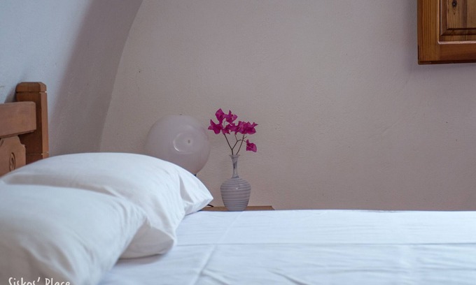 Kamari Cabaña | SiskosPlace Petros Cottage, Oia Santorini