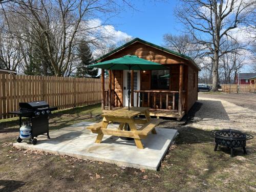 Sister Lakes Otro | Sister Lakes Glamping Cabin at Wonder Woods #1