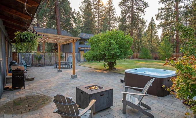 Sisters Casa | Sisters Basecamp - Meredith Lodging