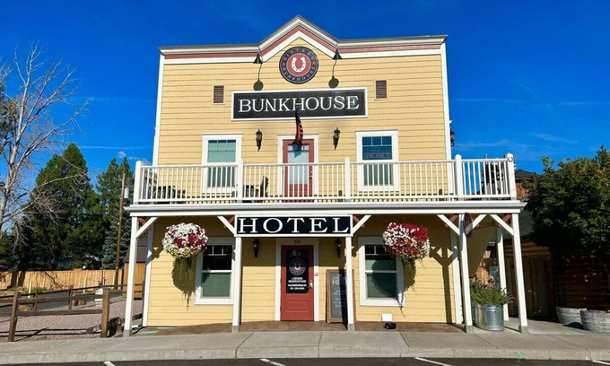 Sisters Hotel | Sisters Bunkhouse - #3 of 4 rooms
