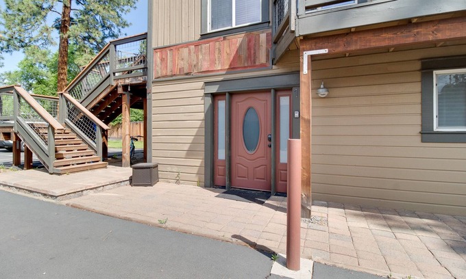 Sisters Casa | Sisters Home Lower - One bedroom/One bath - Sleeps upto 5