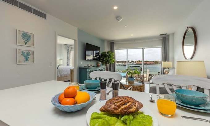 Oranjestad Condominio | Sit Back, Relax.Your New View to the Harbor Awaits