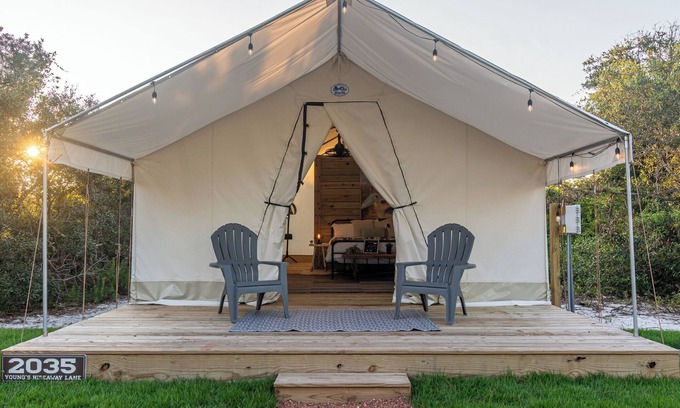 Orange Beach Alquiler De RV | Site #02 Deluxe Safari Tent with ensuite bath