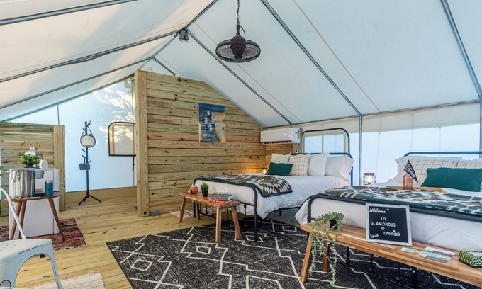 Orange Beach Alquiler De RV | Site #05 Double Safari Tent with ensuite bath