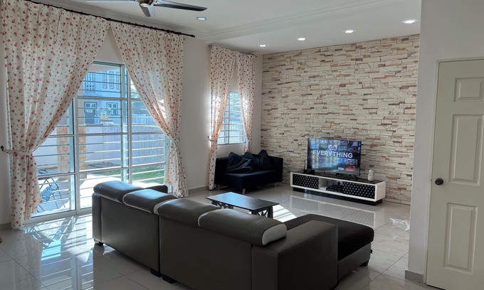 Taman Teratai Casa | Sitiawan Homestay