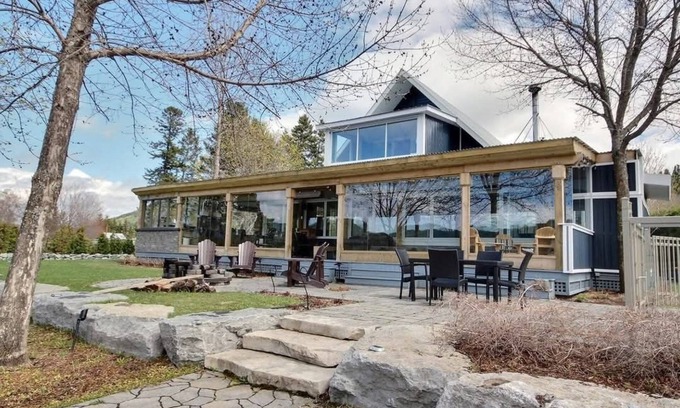 L'Anse-Saint-Jean Casa | Située en bordure de la Rivière Saint-Jean et le Fjord du Saguenay . 4 chambres