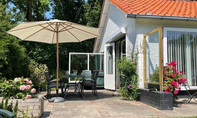 Koudekerke Casa | Situated directly behind the dunes, cosy holiday home where 1 dog is welcome