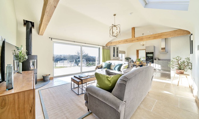 Holditch Cabaña | Situated on the border of Dorset and Devon, The Byre is superbly constructed barn-style property