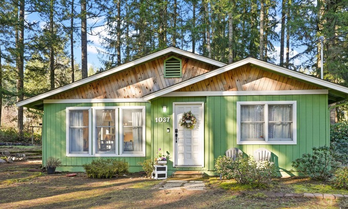 Burley Casa | Situated opposite Horseshoe Lake, this home offers a peaceful retreat!