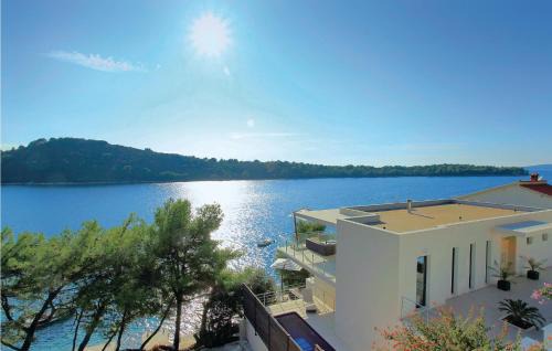Blato Casa | Six-Bedroom Holiday Home In Karbuni