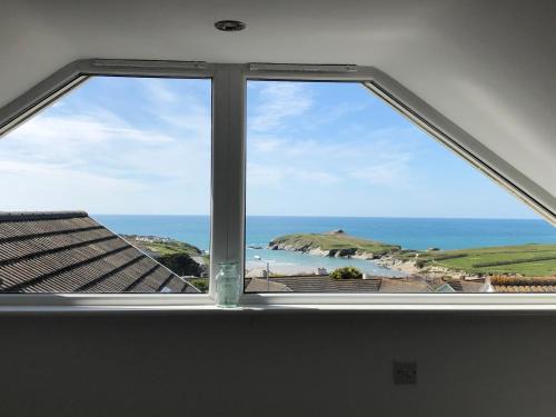 Porth Casa | Six by the Sea - 1 Bed House - A little something for everyone