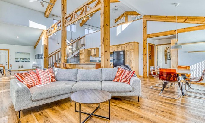 Bend Casa | Six Mountain View