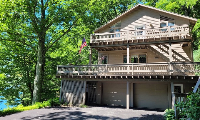 Homer Casa | Skaneateles Lake Residence