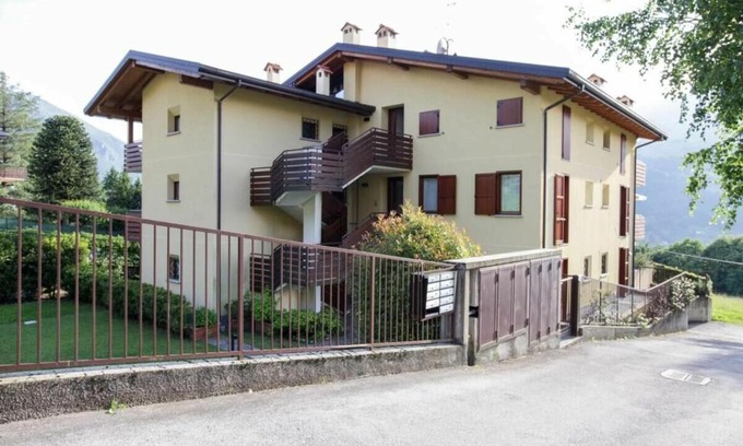 Barzio Apartamento | Ski&bike In The Sunny Valley by Halldis