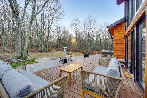 Pocono Summit Casa | Ski, Hike and More Spacious Log Cabin in Long Pond