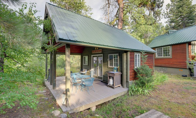 McCall Cabina | Ski, Hike, Relax By Water: Rustic McCall Tiny Home